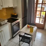 Casa vacanze Sunflower Maisonette With Attic Loutráki