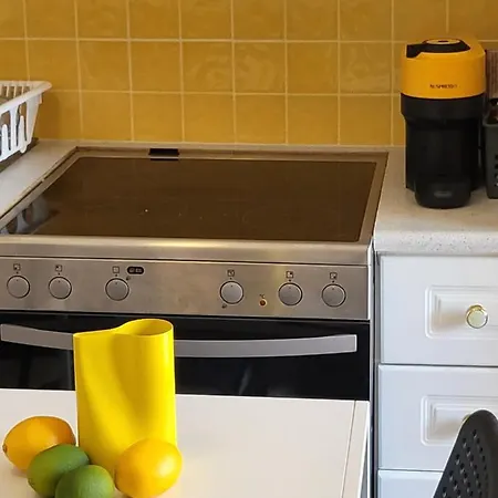 Дом отдыха Sunflower Maisonette With Attic Лоутраки