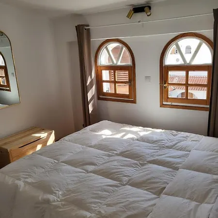 펜션 Sunflower Maisonette With Attic 루트라키