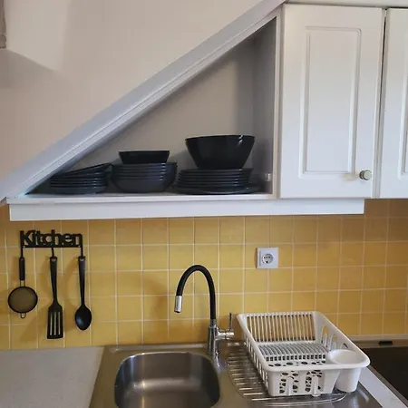 Sunflower Maisonette With Attic Дом отдыха Лоутраки