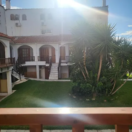 Sunflower Maisonette With Attic