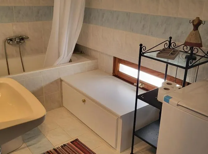 Sunflower Maisonette With Attic