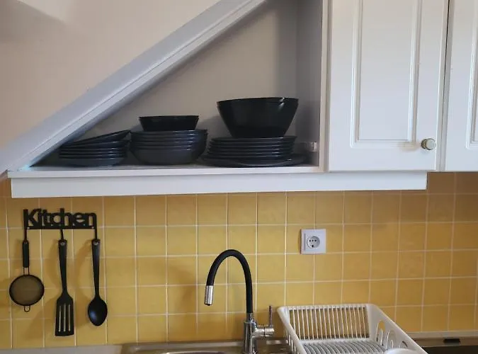 Sunflower Maisonette With Attic Hébergement de vacances Loutráki