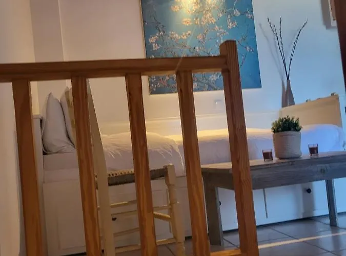 Sunflower Maisonette With Attic Hébergement de vacances Loutráki