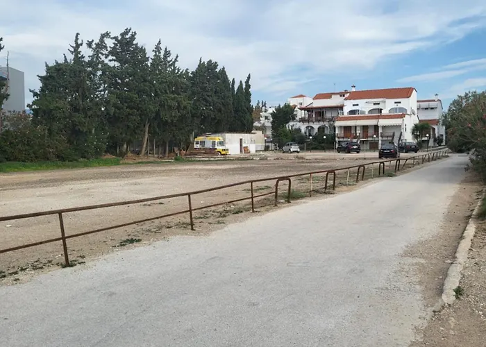 Hébergement de vacances Sunflower Maisonette With Attic